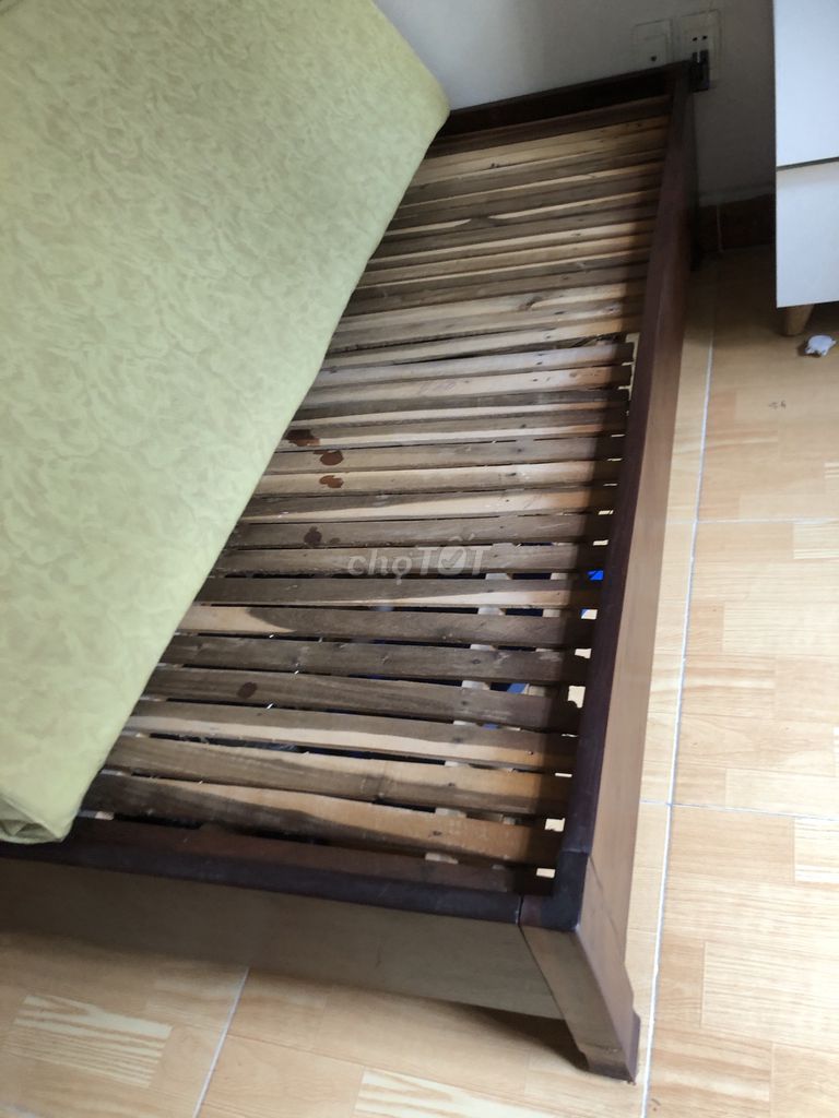 Giường Gỗ Lim Cũ Xưa 1.6x2m. Mua bán Giường, chăn ga gối nệm tại Quận Cầu Giấy Hà Nội được đăng bởi quỳnh đức hình 1