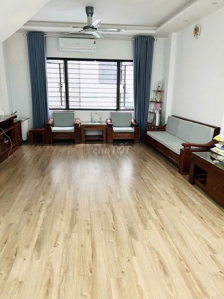 Аренда дома на улице Дыонг Ланг, переулок 426, 41м² x 5 этажей, 4 спальни, новый дом, 15 млн