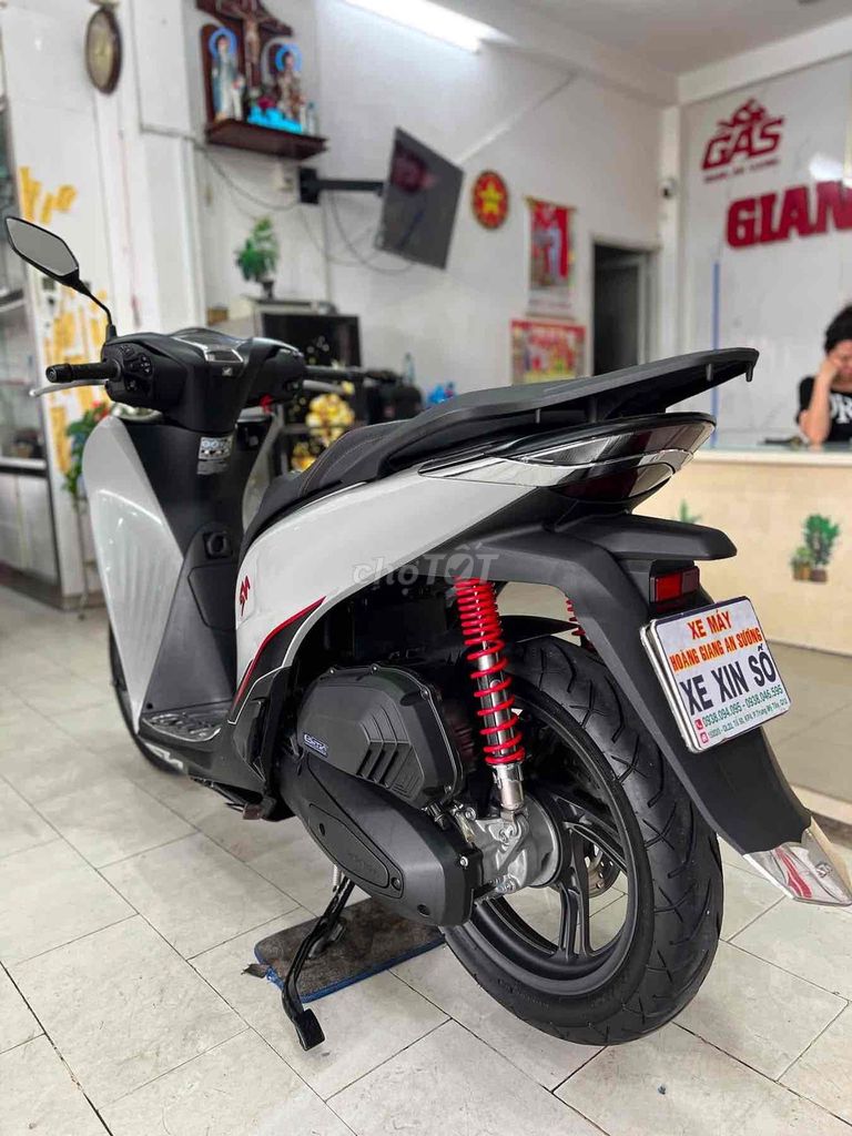 Honda SH 125 ABS 2024 Серый цемент 3000км