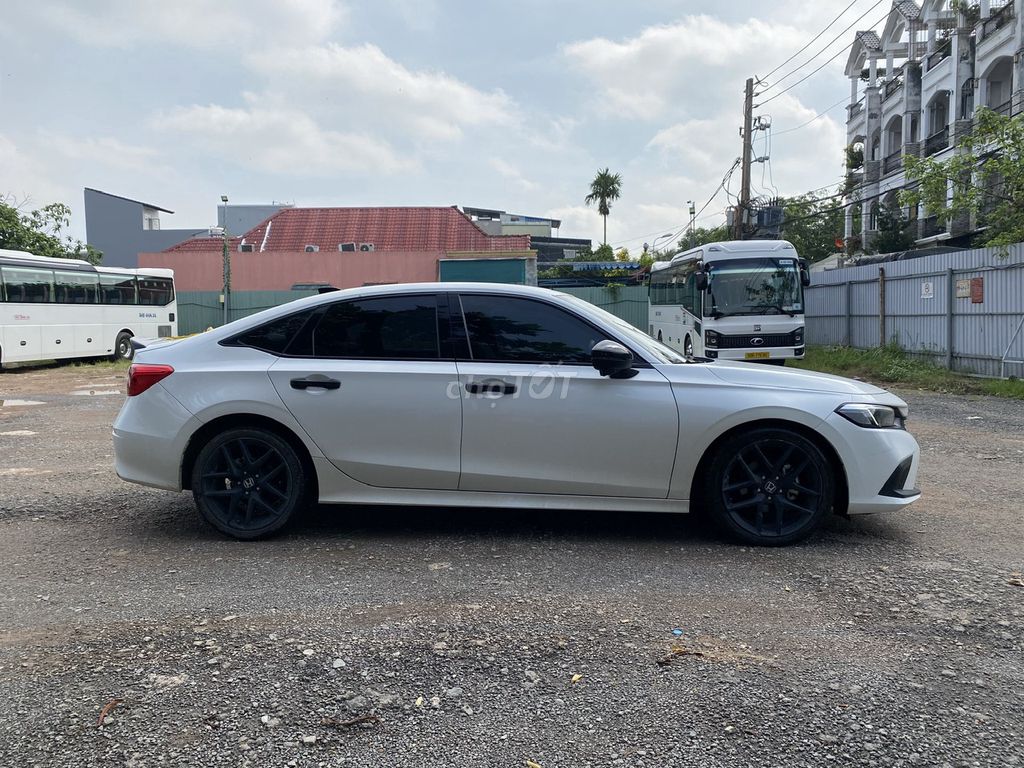 Honda Civic 2023 RS 30.000km Trắng. Mua bán Ô tô tại Thành phố Thủ Đức Tp Hồ Chí Minh được đăng bởi Thành Thuỷ hình 8
