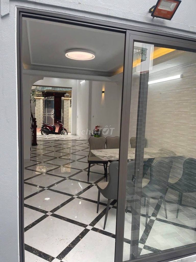 5-этажный дом 62м2, Тхань Три, автомобильная дорожка
