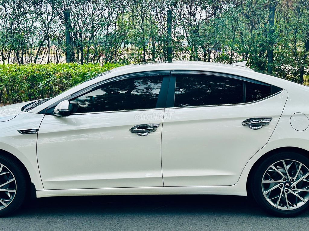 Dịch vụ cho thuê xe Elantra Premium 2022 Trắng. Dịch vụ tại Quận Tân Phú Tp Hồ Chí Minh được đăng bởi Minh Phan hình 1