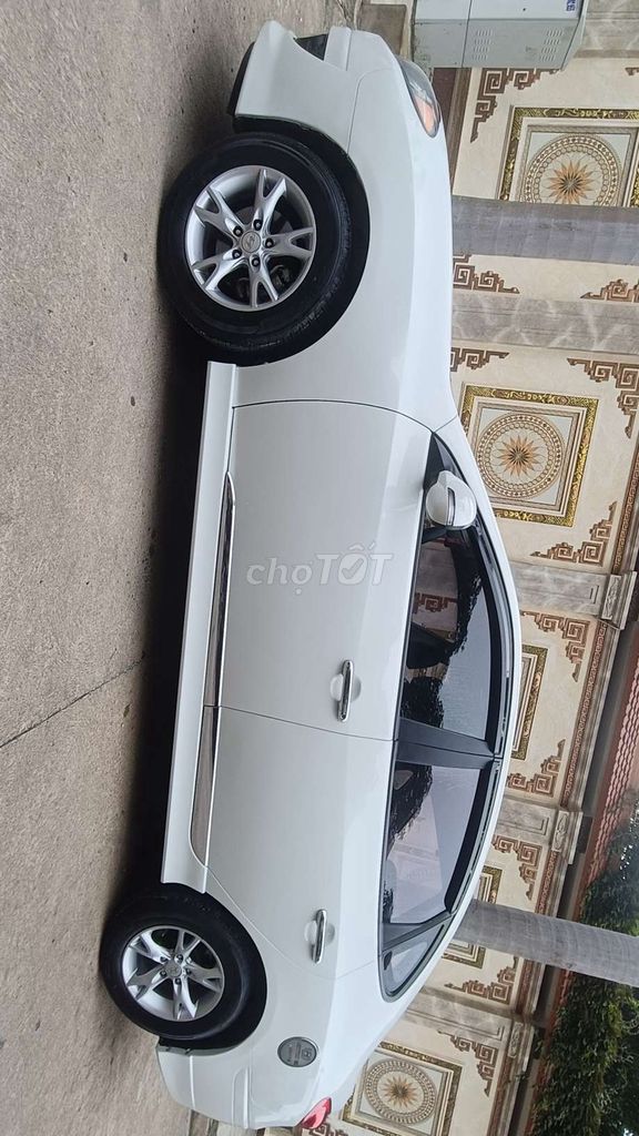 HYUNDAI AVANTE 1,6 МТ прекрасен