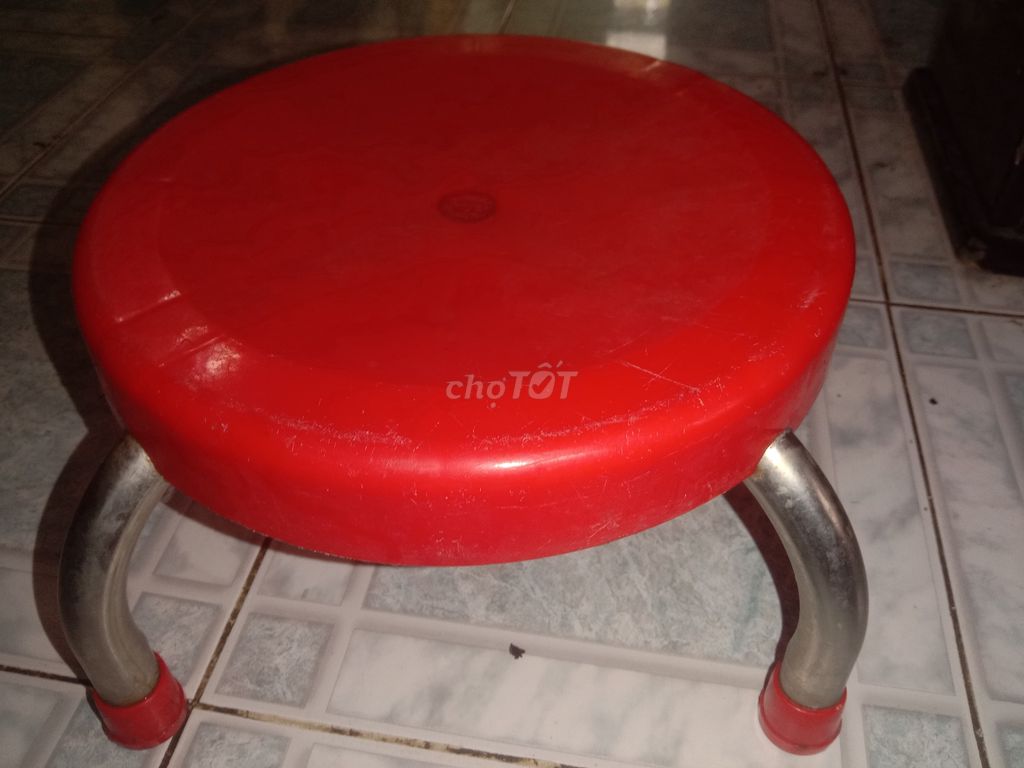 Ghế ngồi bệt Nhựa Kim loại Đỏ. Mua bán Bàn ghế tại Huyện Phong Điền Cần Thơ được đăng bởi Trung hình 1