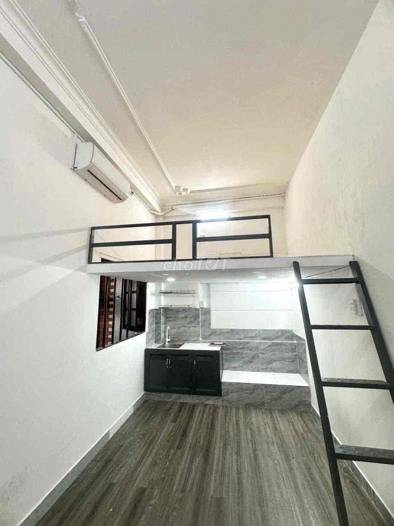 DUPLEX GÁC CAO CỬA SỔ LỚN BẠCH ĐẰNG NẰM PHÍA SAU ĐẠI HỌC UEF