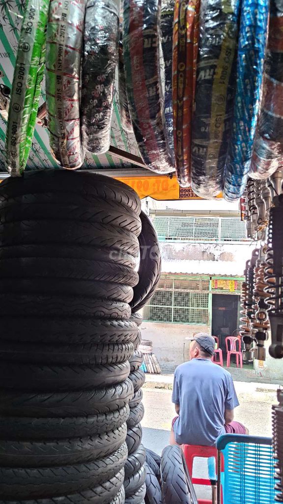 Vỏ xe máy Cao su Đen Đã qua sử dụng. Mua bán Phụ tùng xe tại Quận 5 Tp Hồ Chí Minh được đăng bởi Quấy vỏ xe hình 1