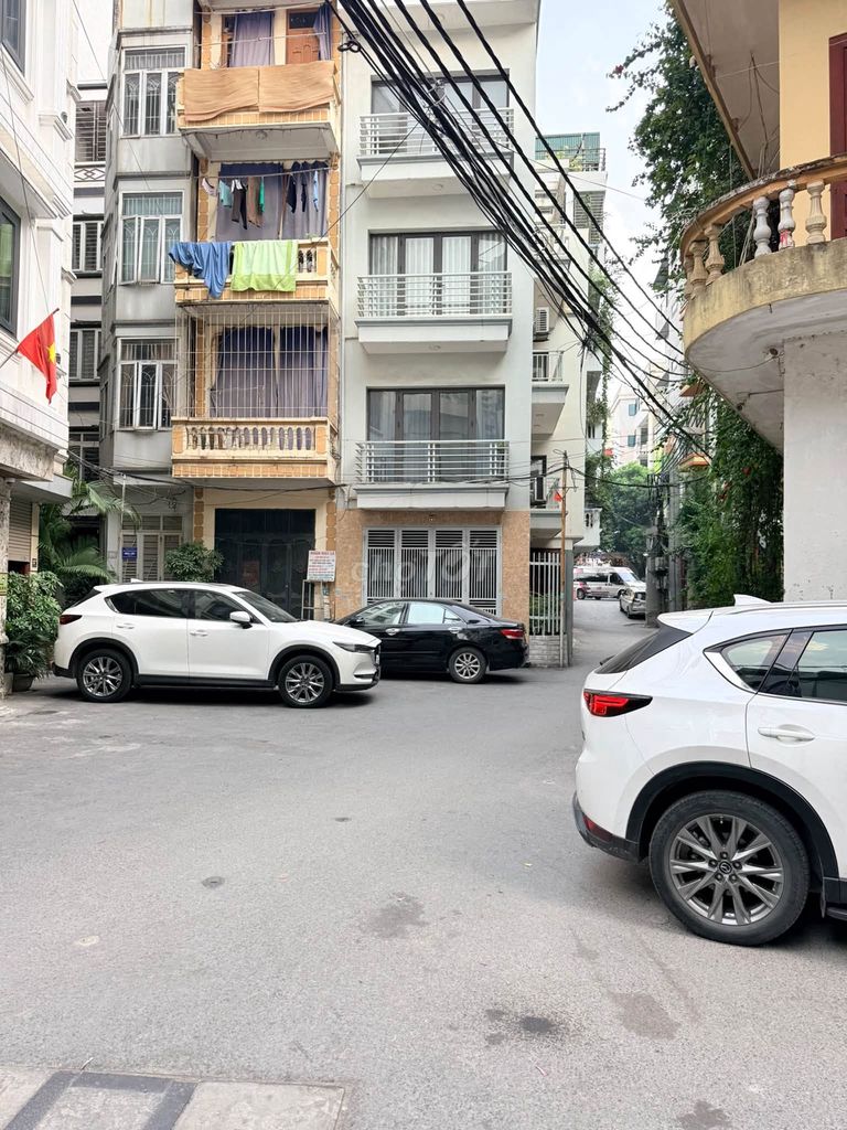 Nhà đẹp ở ngay - Tây Hồ - Full nội thất