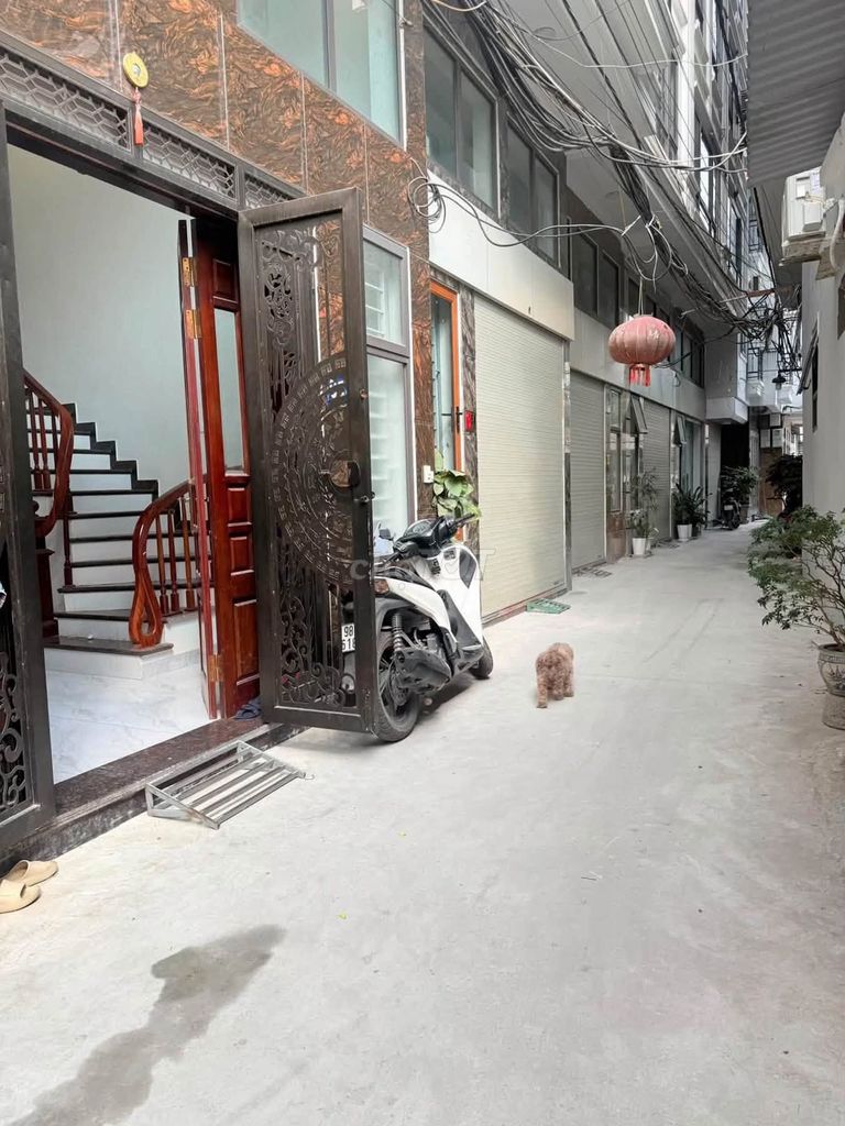 Дом в Ту Хиеп, Тхань Три, 40 м², 5 этажей, машина у входа