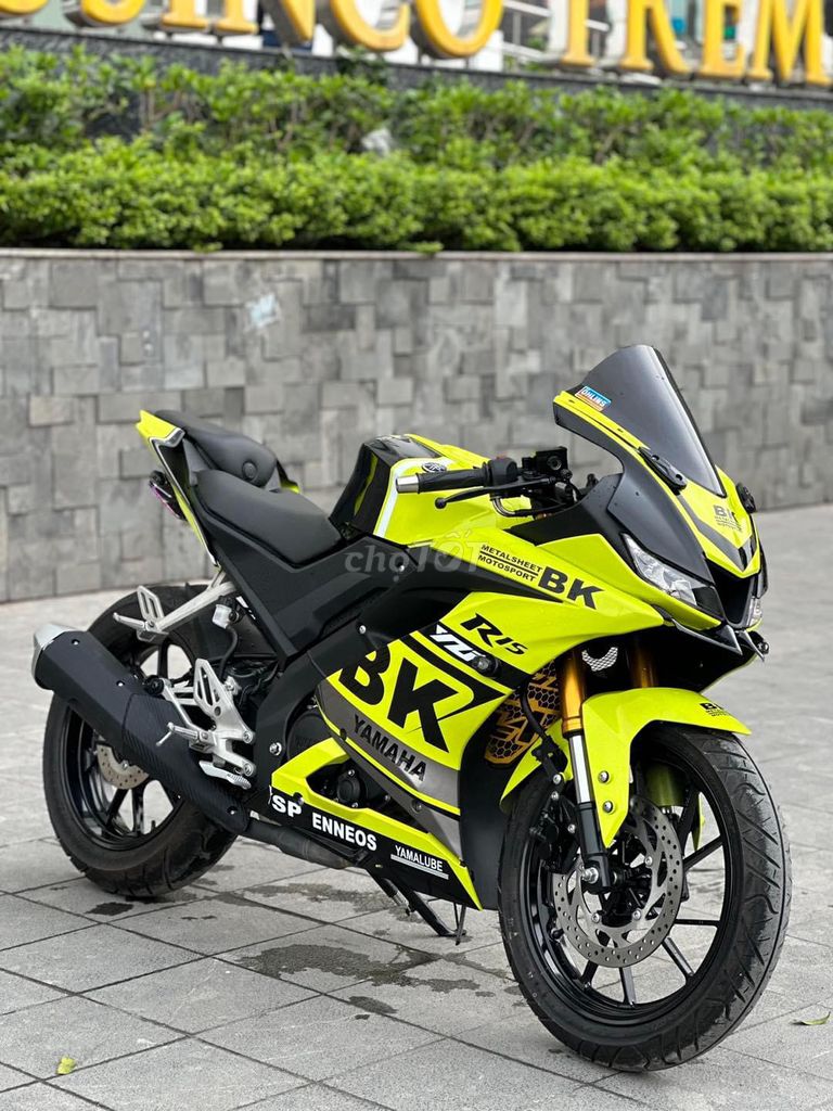 Yamaha R15V3 2022 Vàng 4000km 16t nhận xe