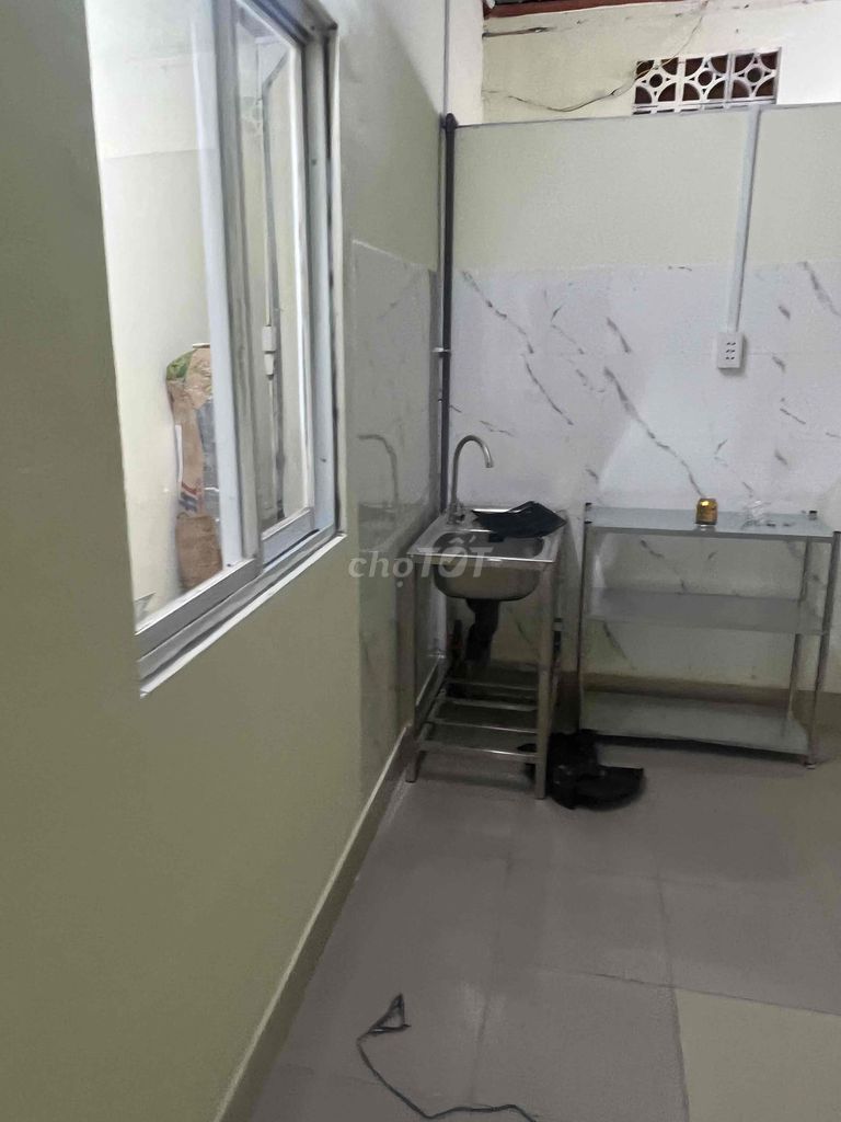 Cho Thuê Phòng Trọ Không Gác, Máy Lạnh
