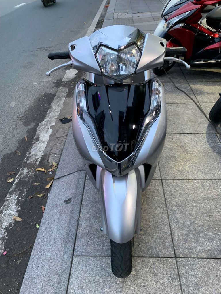 Honda Lead FI 2019 Серебристый