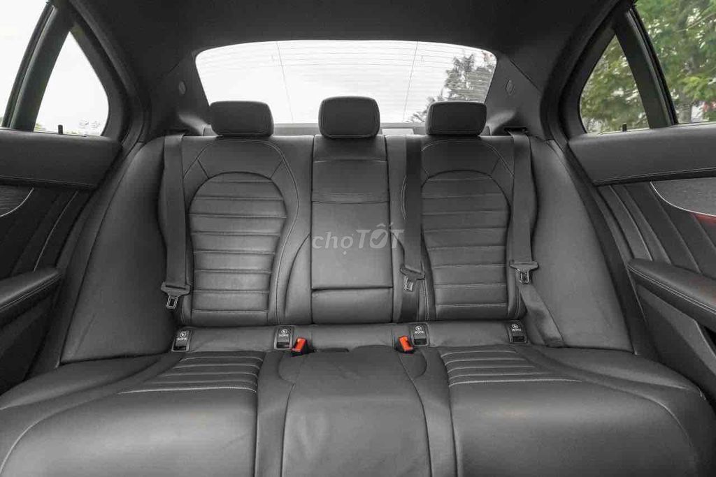 C300_AMG facelift model 2020 màu đen siêu ngầu. Mua bán Ô tô tại Quận 7 Tp Hồ Chí Minh được đăng bởi Dương Phương hình 12