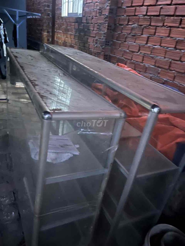 Tủ kính trưng bày Kính trong suốt. Mua bán Tủ, kệ gia đình tại Thành phố Bà Rịa Bà Rịa - Vũng Tàu được đăng bởi Như hình 1