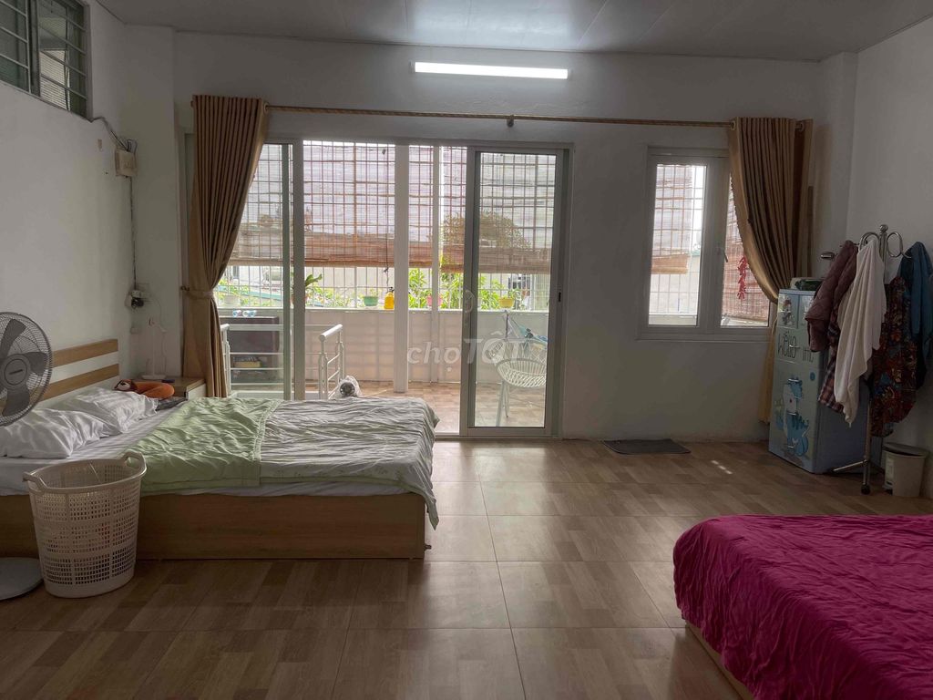 tầng 2 ở ngõ 76 An Dương - ngách 32/43 dt sd 65m2