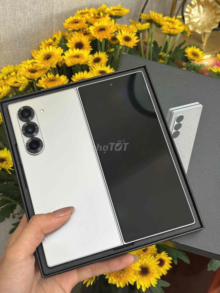 Samsung Z Fold 6 12/256GB VN Bạc Fullbox đẹp keng. Mua bán Điện thoại tại Quận Ninh Kiều Cần Thơ được đăng bởi Quý Mobile Cần thơ hình 1