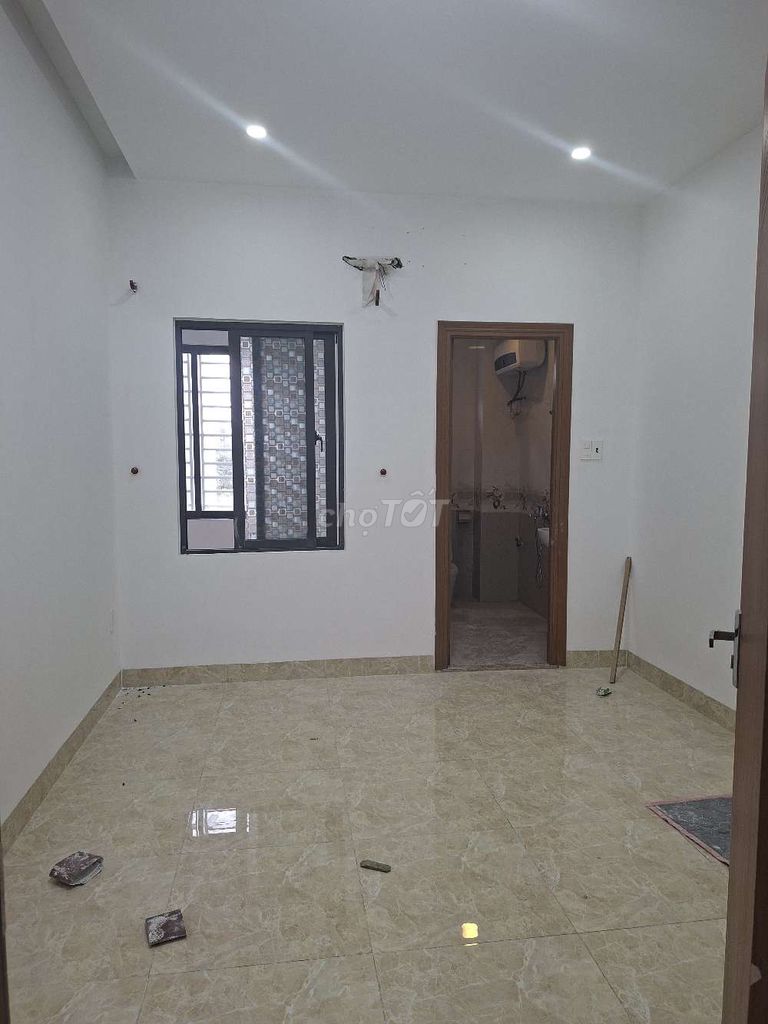 New 3-storey house with 4 bedrooms opposite a park — photo 7