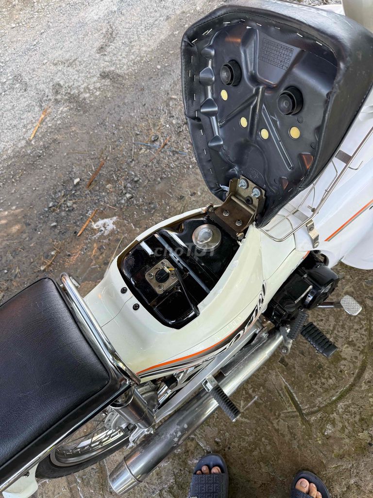 Honda Siêu cúp 50cc màu Trắng. Mua bán Xe máy tại Huyện Lai Vung Đồng Tháp được đăng bởi Hoài Tính hình 12