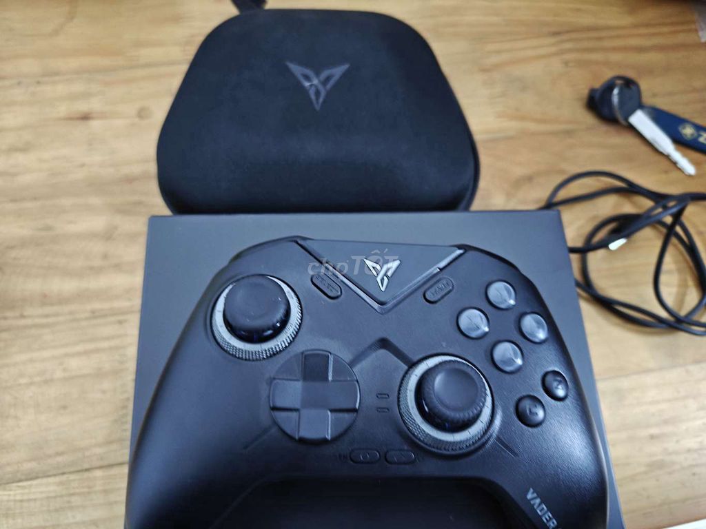 Flydigi Vader 4 Pro màu đen. Mua bán Thiết bị chơi game tại Quận Nam Từ Liêm Hà Nội được đăng bởi Nam Lê hình 1