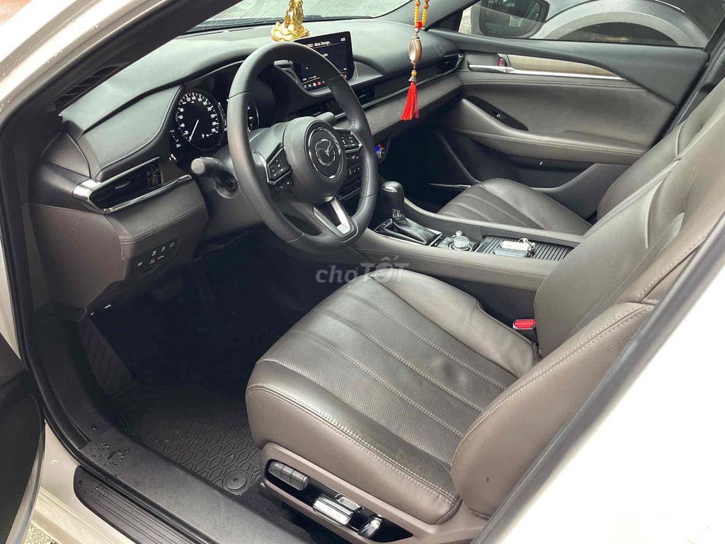 Mazda 6 2022 Signature Premium 2.5 AT - 17000 km. Mua bán Ô tô tại Huyện Đức Trọng Lâm Đồng được đăng bởi SALON ÔTÔ HOÀ THẮNG  hình 2