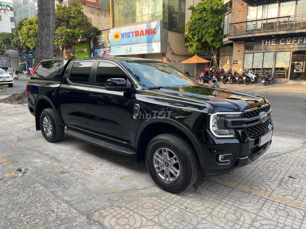 Hãng Ford bán Ranger XLS AT 2024 Lướt Thùng Cao