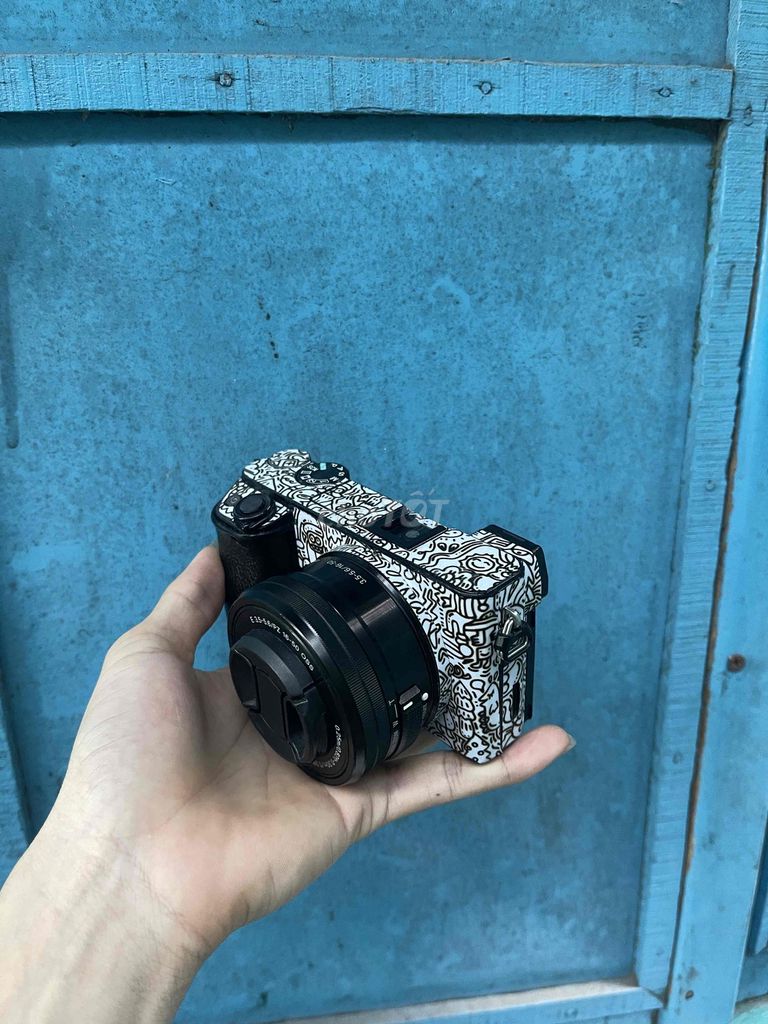 Máy ảnh Sony A6300 ống kính 16-50mm Đen trắng. Mua bán Máy ảnh, Máy quay tại Quận Liên Chiểu Đà Nẵng được đăng bởi Tài Kt hình 1
