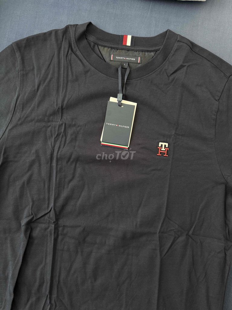 Áo phông Tommy Hilfiger Nam L Navy. Mua bán Quần áo tại Quận Hai Bà Trưng Hà Nội được đăng bởi Huy Nguyen hình 1