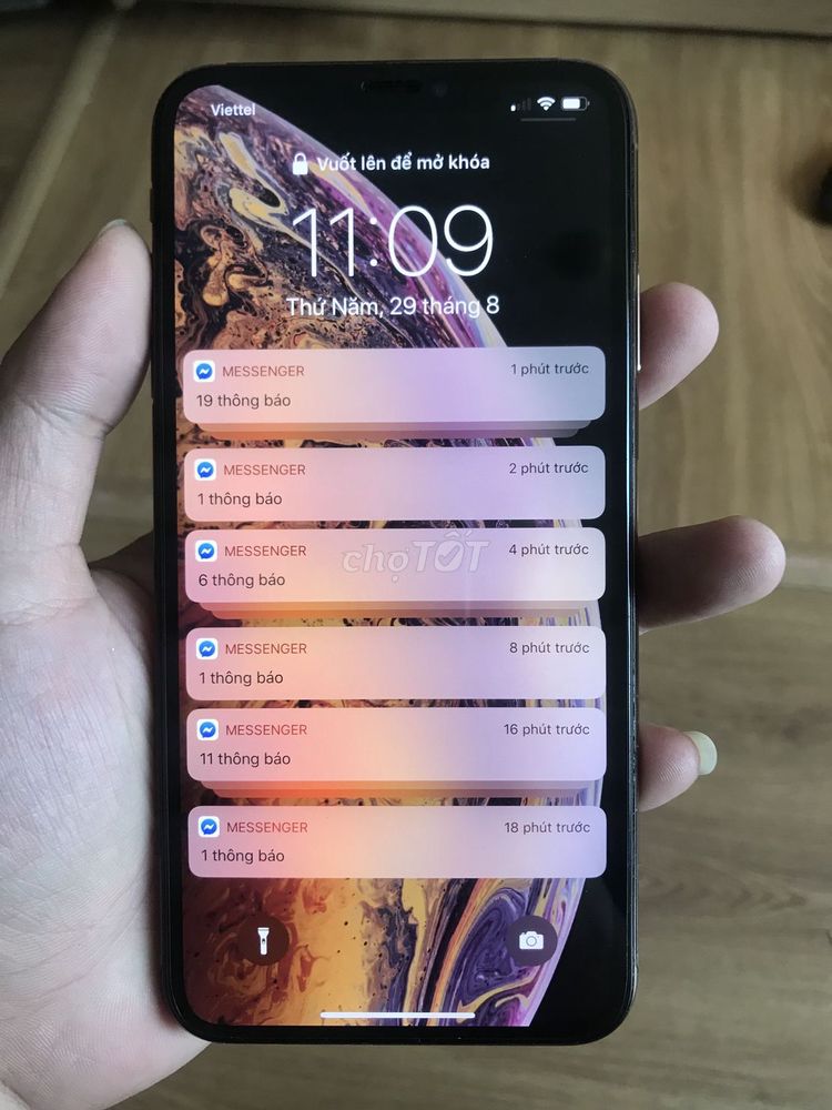 Iphone XSMax gold 64gb Lock Còn BH 11 tháng