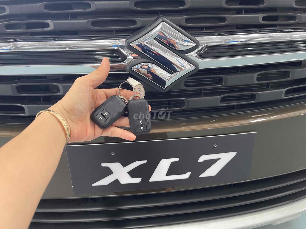Suzuki XL7  Khuyến Mãi TIỀN MẶT 30 TRIỆU+++++