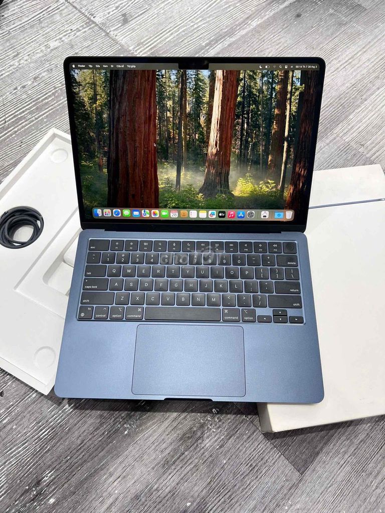 Apple MacBook Air M2 13.6 inch 16GB/256GB 99%. Mua bán Laptop tại Quận Thanh Xuân Hà Nội được đăng bởi Tống Văn Hoà hình 1