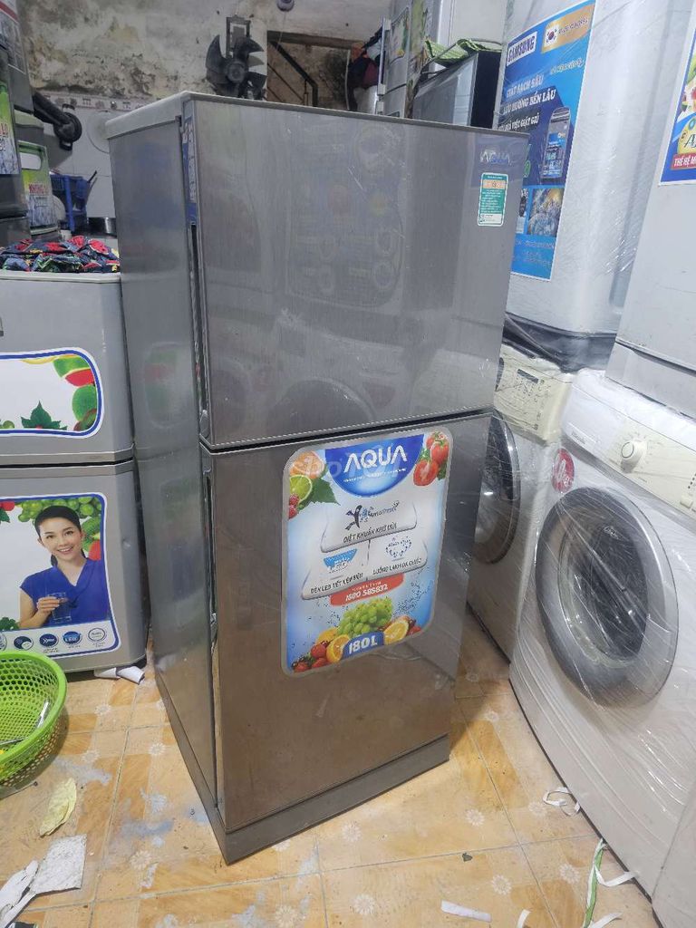 Tủ lạnh Aqua 180lit còn mới 90% , bảo hành 3 tháng