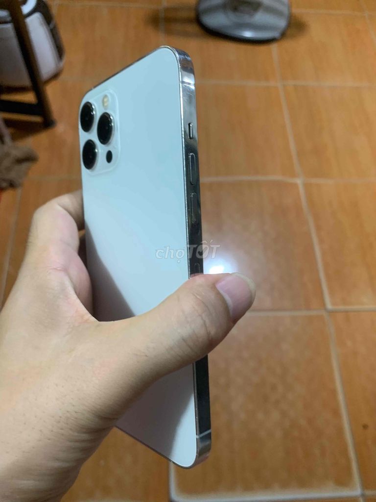 Iphone 12 promax-trắng-128gb ( máy zin) quốc  tế. Mua bán Điện thoại tại Quận Cầu Giấy Hà Nội được đăng bởi Quang ERiC hình 1