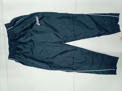 Quần gió Asics xịn chính hãng rất mới size 29/30. Mua bán Quần áo tại Quận Ngũ Hành Sơn Đà Nẵng được đăng bởi Tuấn