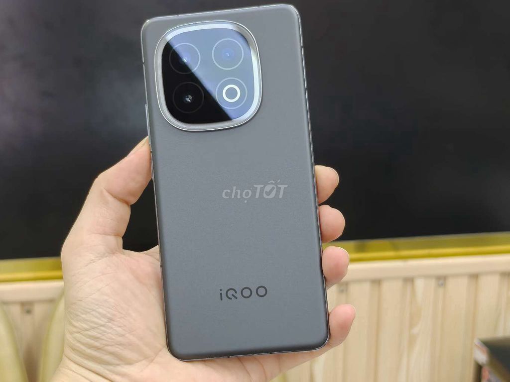 IQoo 13 5G 12/256GB zin đẹp 99 giá rẻ. Mua bán Điện thoại tại Quận Hai Bà Trưng Hà Nội được đăng bởi Boss Mobile hình 1