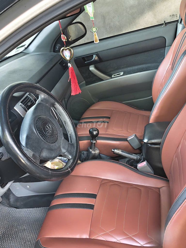 Chevrolet Lacetti серебристый МКПП бензин 5 мест