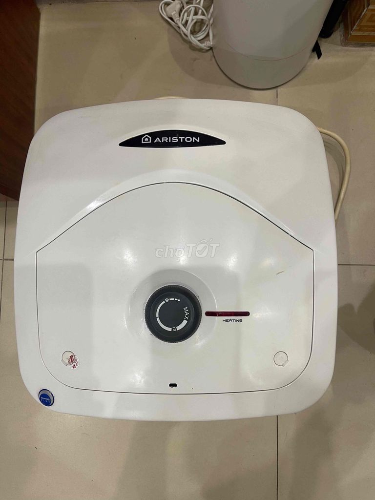 Bình nóng lạnh Ariston Trắng. Mua bán Thiết bị vệ sinh, nhà tắm tại Quận Ngô Quyền Hải Phòng được đăng bởi MC Thành Long  hình 1