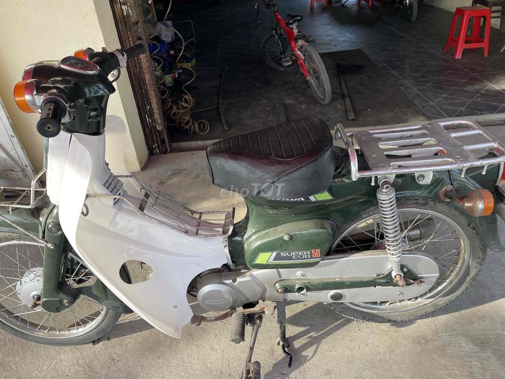 Honda Super Cub 50 Trắng xanh. Mua bán Xe máy tại Huyện Hoằng Hóa Thanh Hóa được đăng bởi Lê Trung hình 2