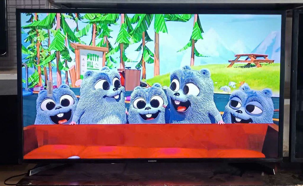 Tivi Samsung 43 inch giọng nói, màn mới 100%. Mua bán Tivi, Âm thanh tại Quận Cẩm Lệ Đà Nẵng được đăng bởi Nguyễn Thị Ngọc hình 1
