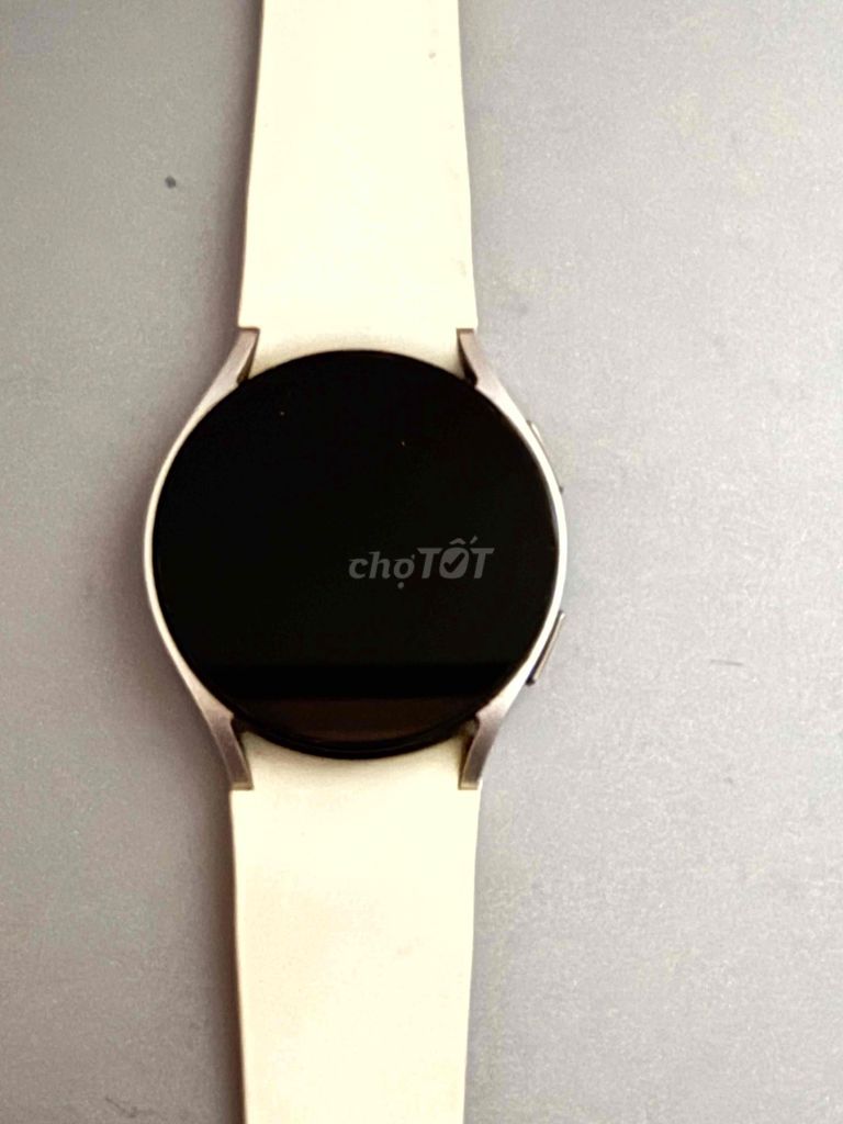 Samsung Galaxy Watch6 R930 Vàng 40mm. Mua bán Thiết bị đeo thông minh tại Quận Cái Răng Cần Thơ được đăng bởi Vy Nguyễn hình 1