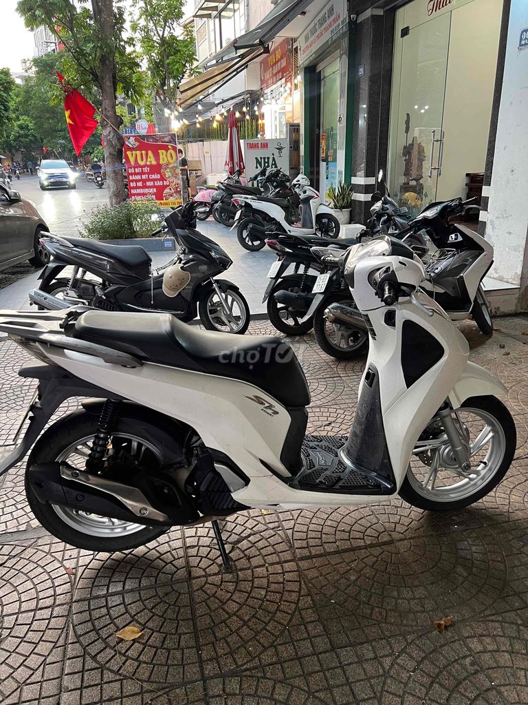 Sh 150i 2017 màu trắng. Mua bán Xe máy tại Quận Lê Chân Hải Phòng được đăng bởi Nam Trịnh hình 6