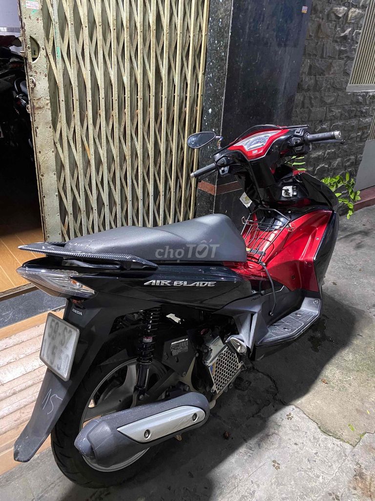 Honda Air Blade 2024 Красно-черный, госномера Хошимина, оформление на владельца