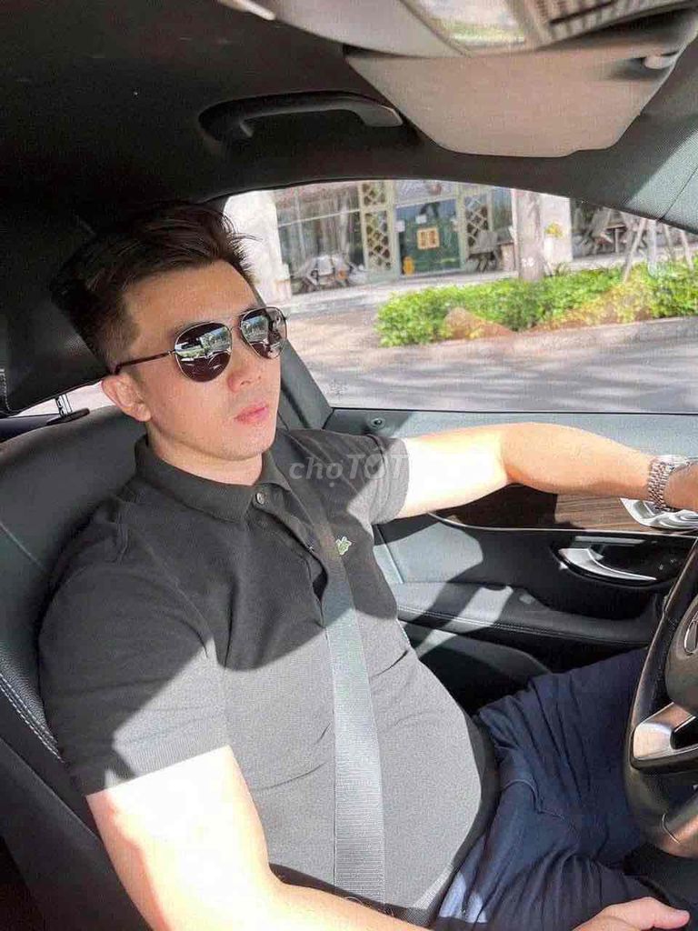 Kính râm Calvin Klein CK19314S-001 Xám đen. Mua bán Phụ kiện thời trang khác tại Quận Liên Chiểu Đà Nẵng được đăng bởi trang hình 1