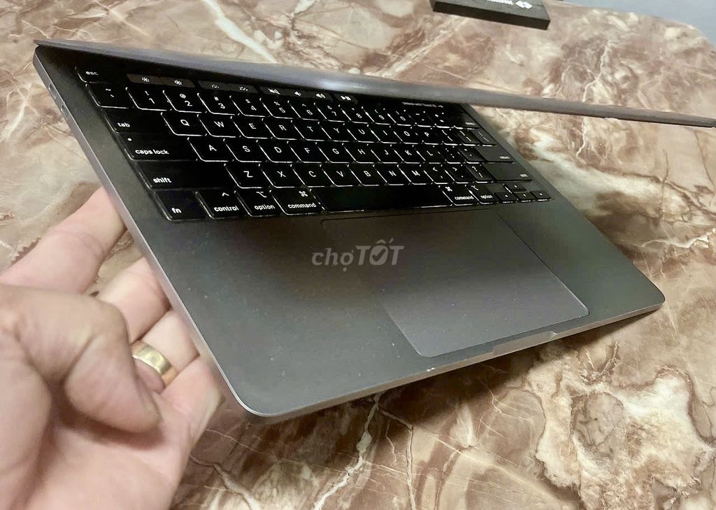 Macbook Pro Touchbar 2020 I5/8Gb/SSD 256Gb/13.3"Rẻ. Mua bán Laptop tại Quận Hoàng Mai Hà Nội được đăng bởi Quốc Tuấn hình 4