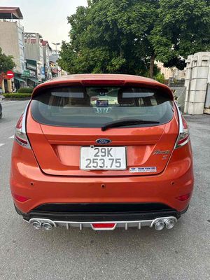 Ford Fiesta Cam 5 chỗ Số tự động