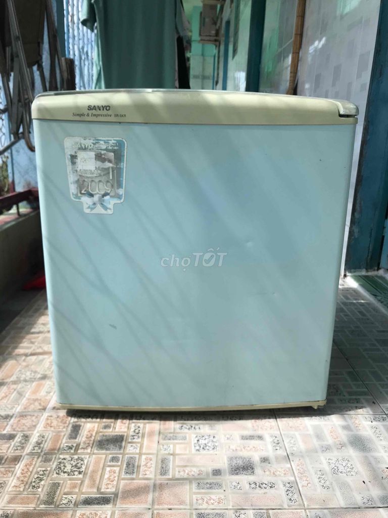 Thanh lý tủ lạnh sanyo 50l đẹp dùng bền nhẹ điện