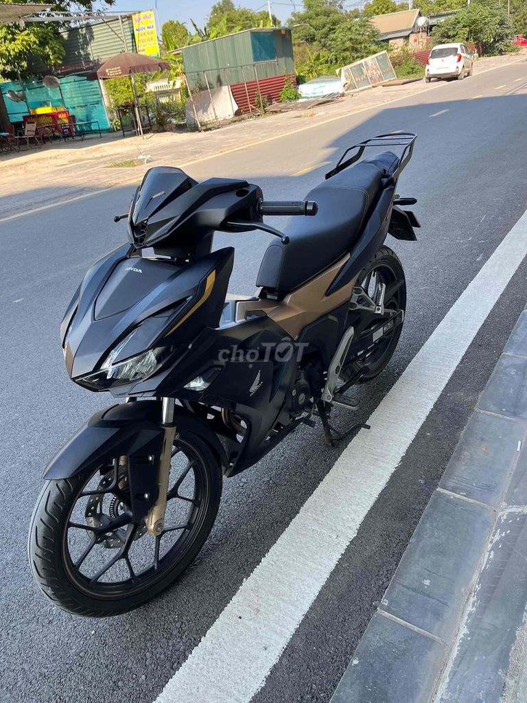 cần bán wener v3 đk 2023, mới 90%. Mua bán Xe máy tại Huyện Đông Anh Hà Nội được đăng bởi Cương hình 3