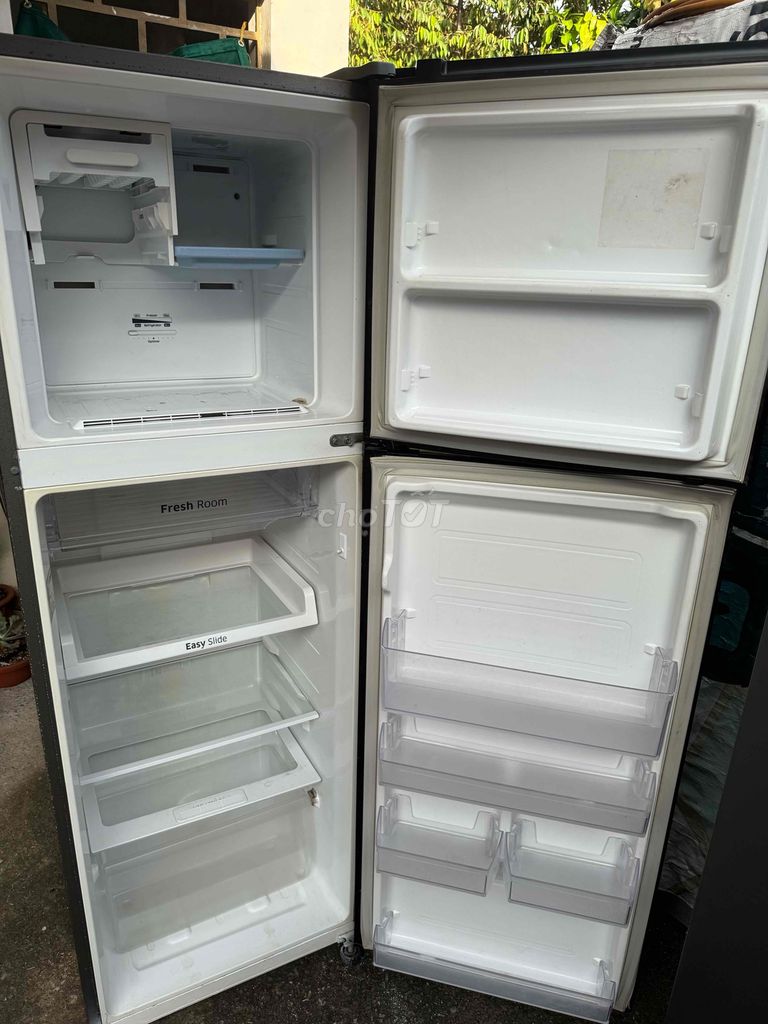 Tủ lạnh Samsung inverter 255 lít