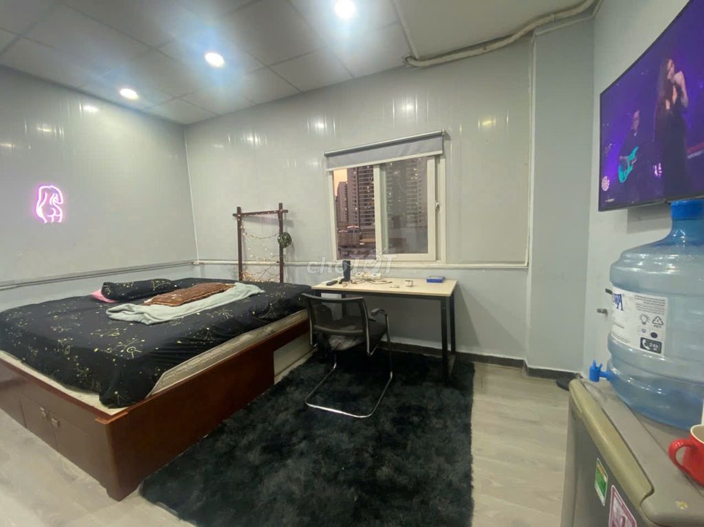 35 м2_ только электричество, отдельная кухня, смарт-телевизор, 60 дюймов_100 м до Ван Хиена
