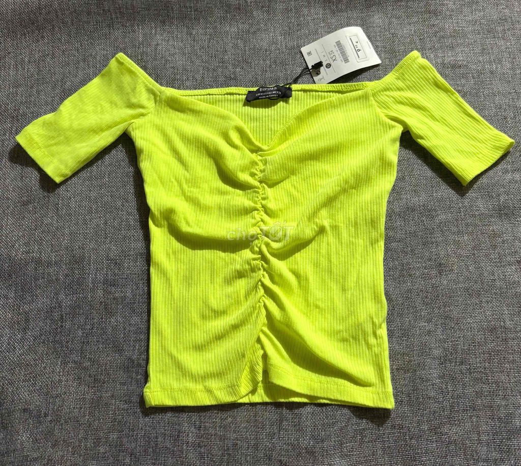 Áo nữ Bershka (real) vải thun gân XS. Mua bán Quần áo tại Quận 11 Tp Hồ Chí Minh được đăng bởi Trúc Nguyễn hình 1