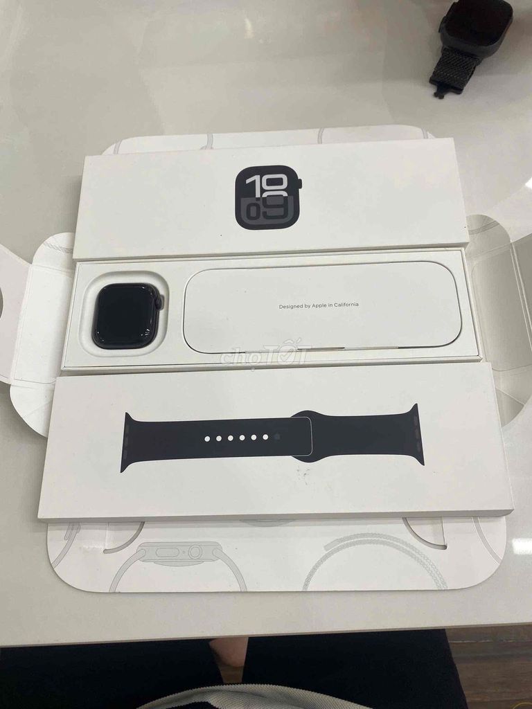 Apple Watch Series 10 42mm jetblack likenew. Mua bán Thiết bị đeo thông minh tại Quận Tân Bình Tp Hồ Chí Minh được đăng bởi Tôn Thất Khánh hình 1