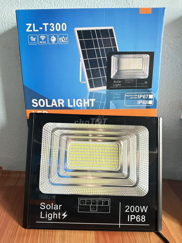 Đèn Pha Năng Lượng Mặt Trời TC Solar Light 200W